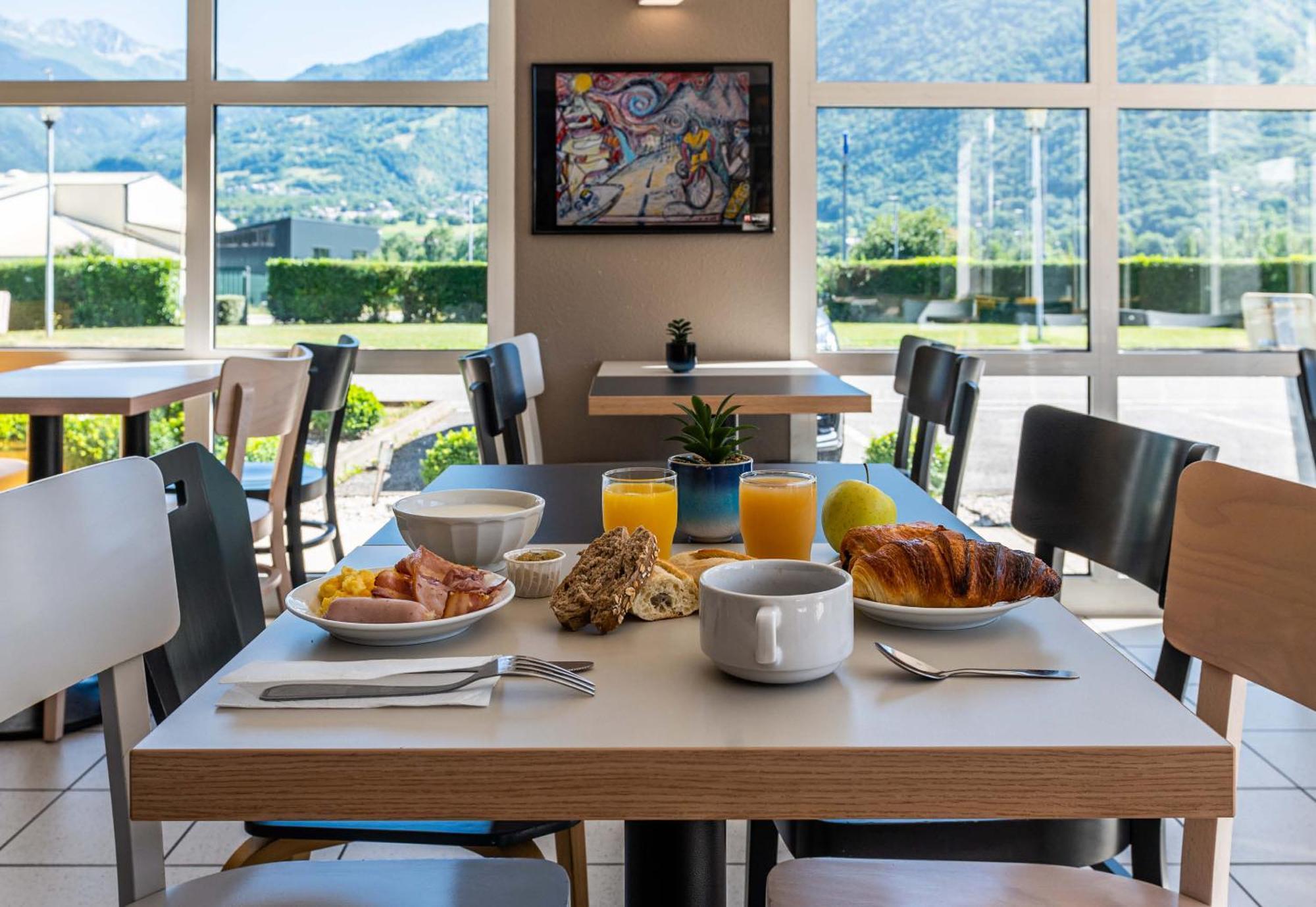 B&B Hotel Saint Jean De Maurienne Sainte-Marie-de-Cuines Dış mekan fotoğraf